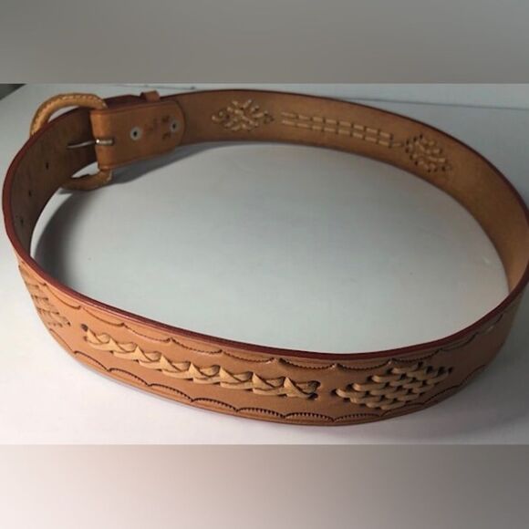 Men’s Leather tooled and woven size 34 Belt made in Mexico- New w/o tags - Picture 1 of 5